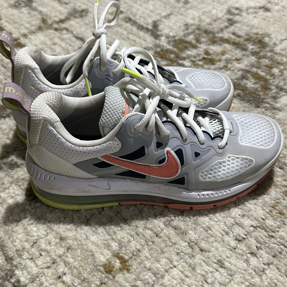 AirMax fashion sneaker. Like new!